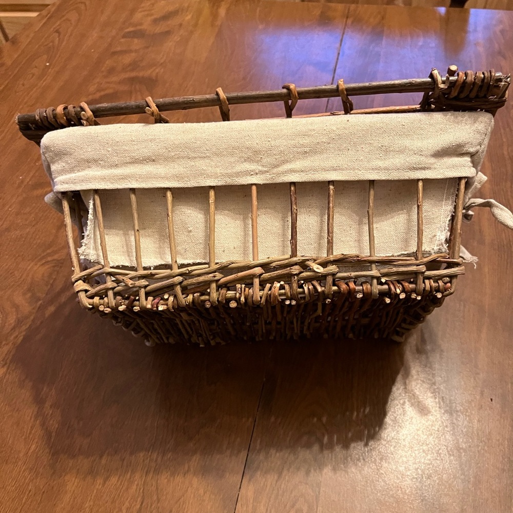 Wicker vintage  woven lined square basket with lid